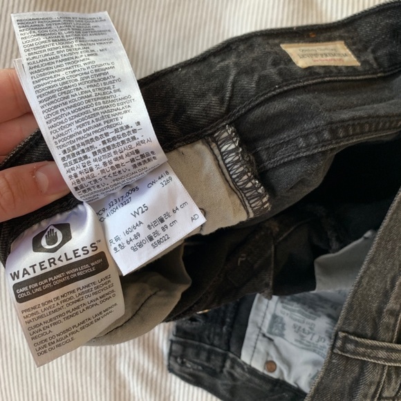 Levi’s 501 black denim shorts! - Picture 3 of 5